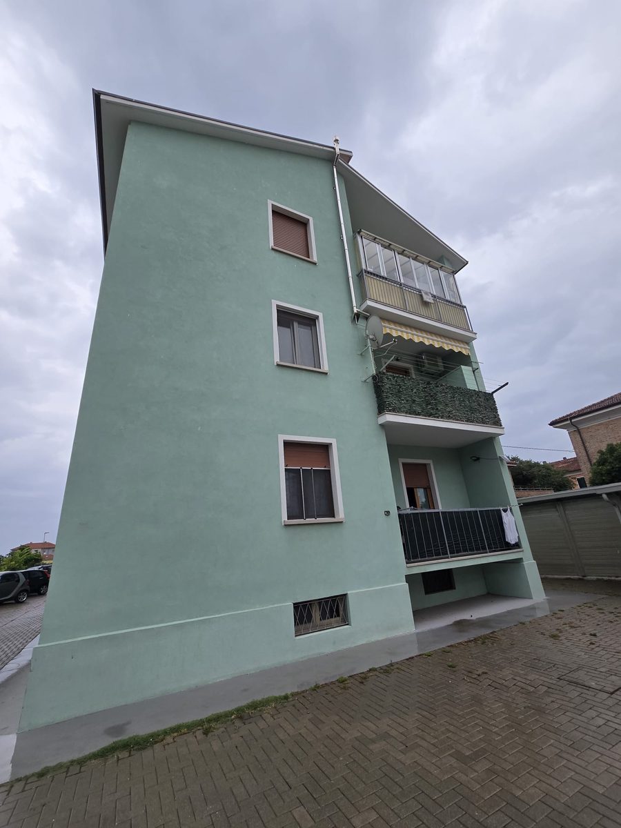 Facciata condominio verde completata Pesaro